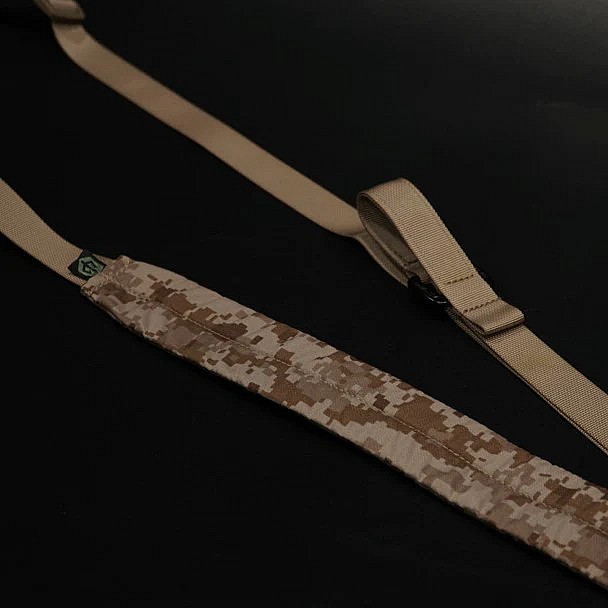 Black Trident Two-Point Sling - Barva: Aor-1