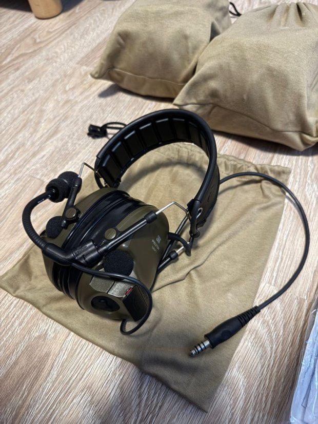 Peltor Comtac V with Gel Pads